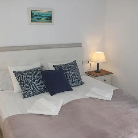 Townhouse In Cs/122 * Callao Salvaje
